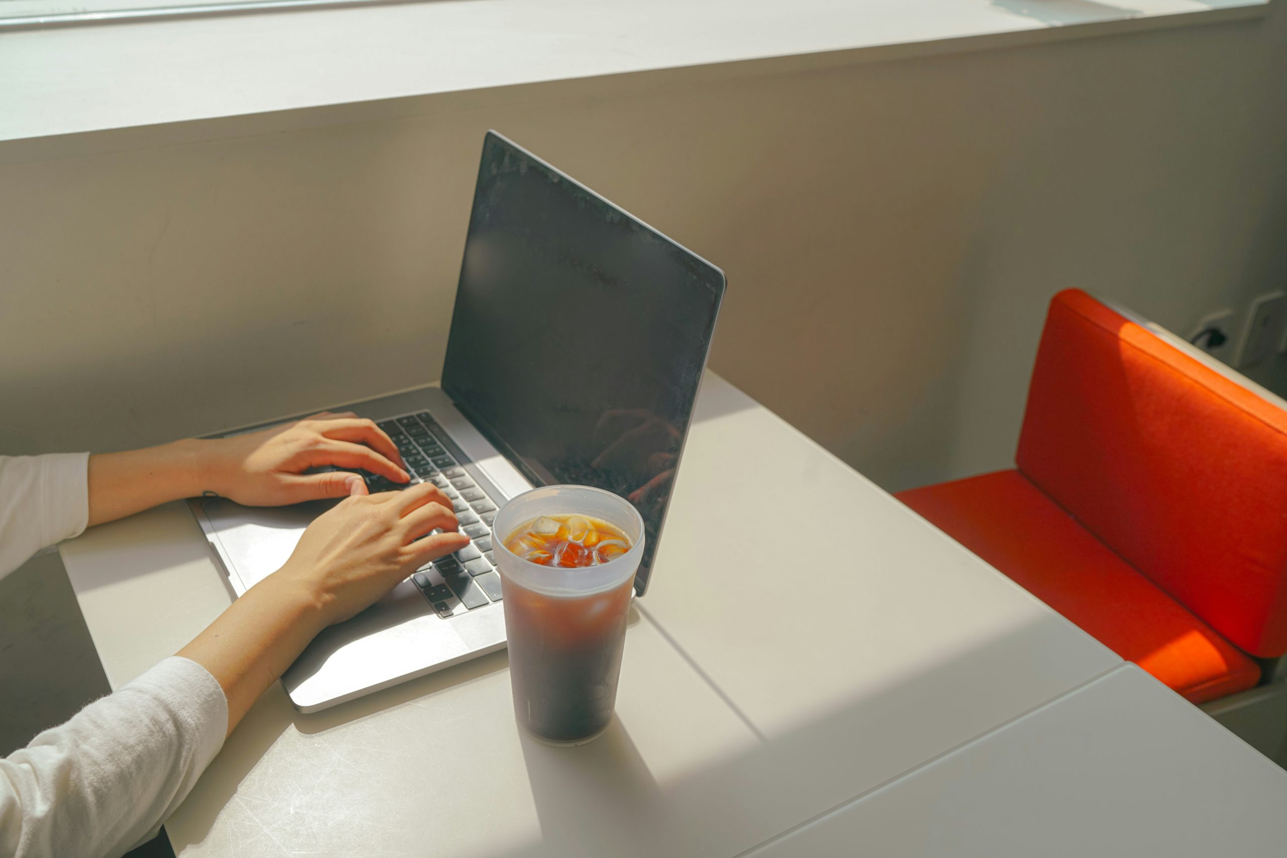 Turn AI Into Your Personal Career Coach With These Powerful Prompts11